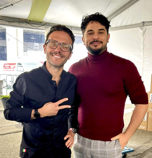 Chef Simone Zanoni. L’anima della pizza italiana svelata da uno chef stellato — una masterclass ricca di eredità e passione. Chef Simone Zanoni. L’anima della pizza italiana svelata da uno chef stellato — una masterclass ricca di eredità e passione.