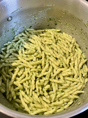 Traditionelles Italienisches Rezept: Trofie Pasta mit Pesto Verde Genovese Schritt 6