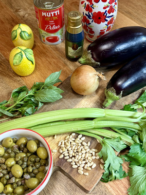 Ingredienti della caponata siciliana tradizionale