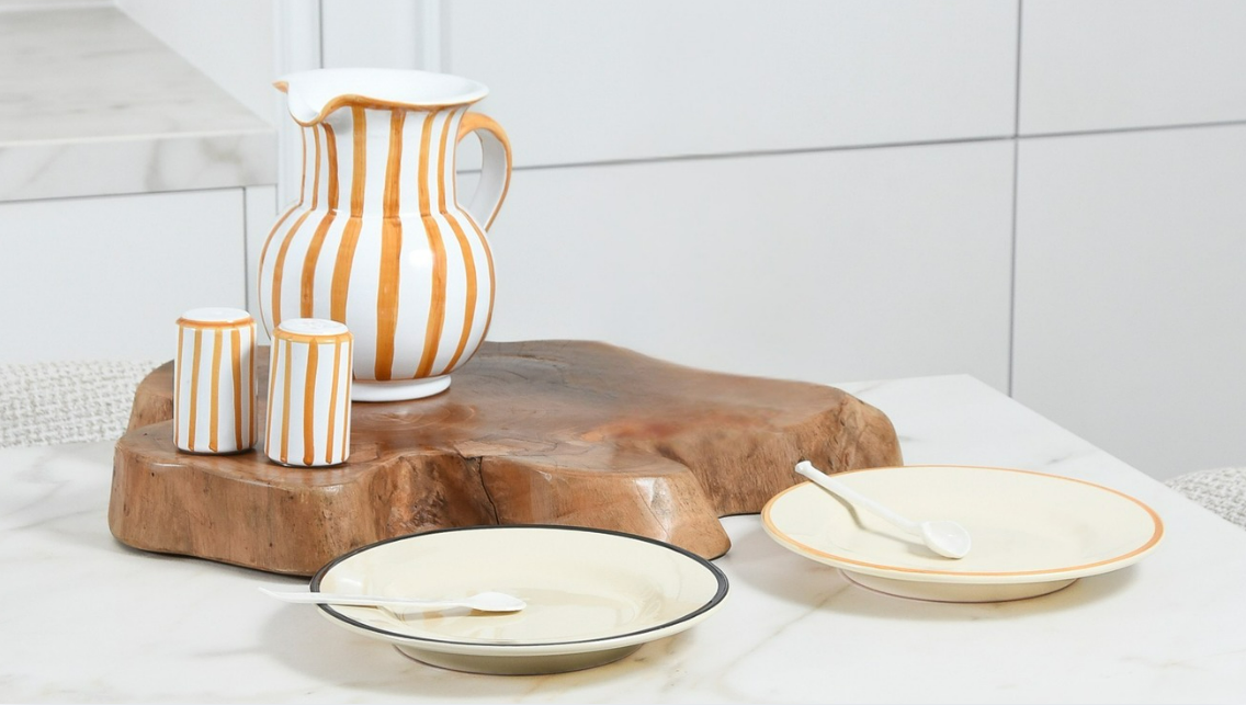 Italian majolica tableware for dinner parties