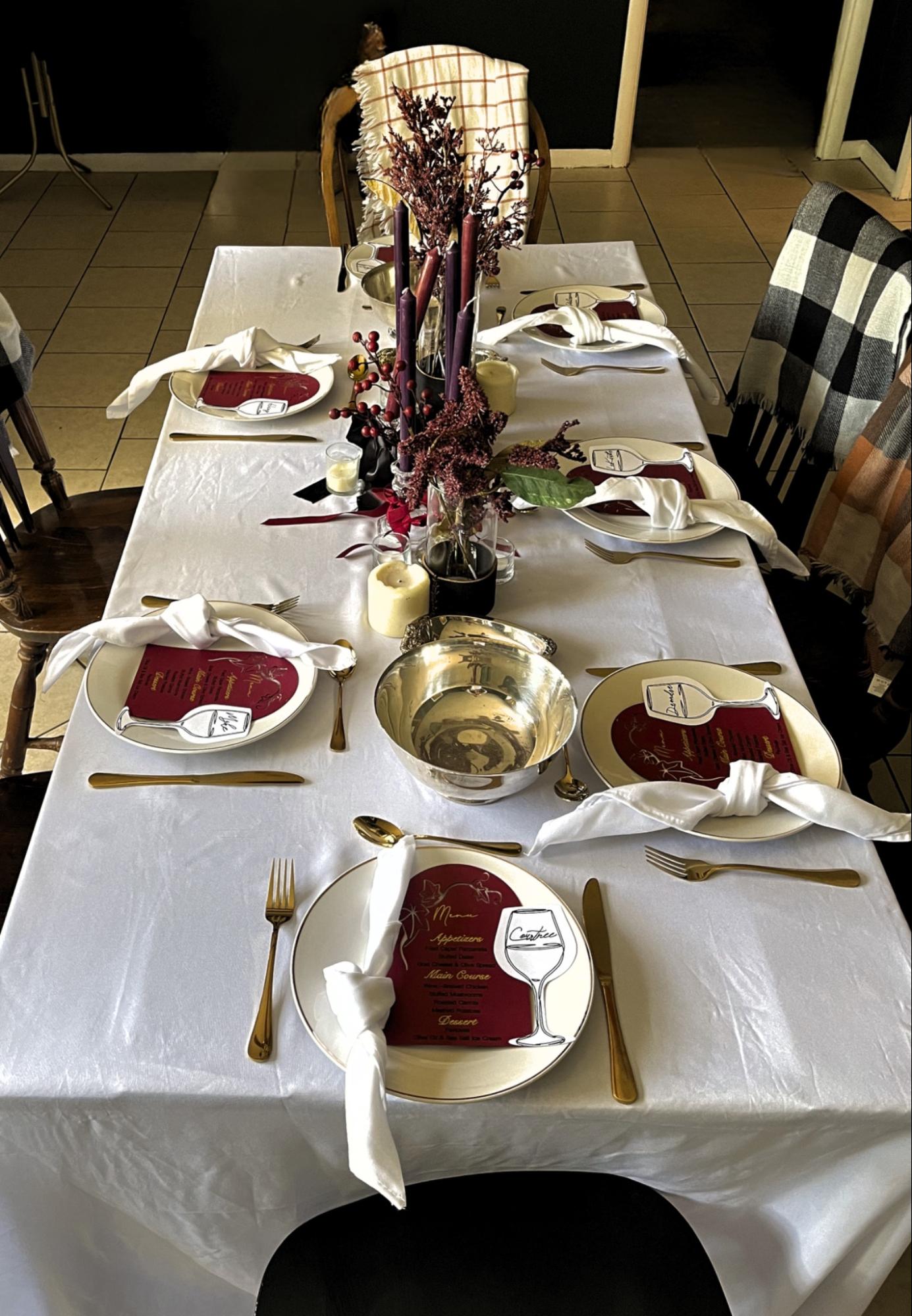 Italian tablescapes ideas - Ancient Roman colors