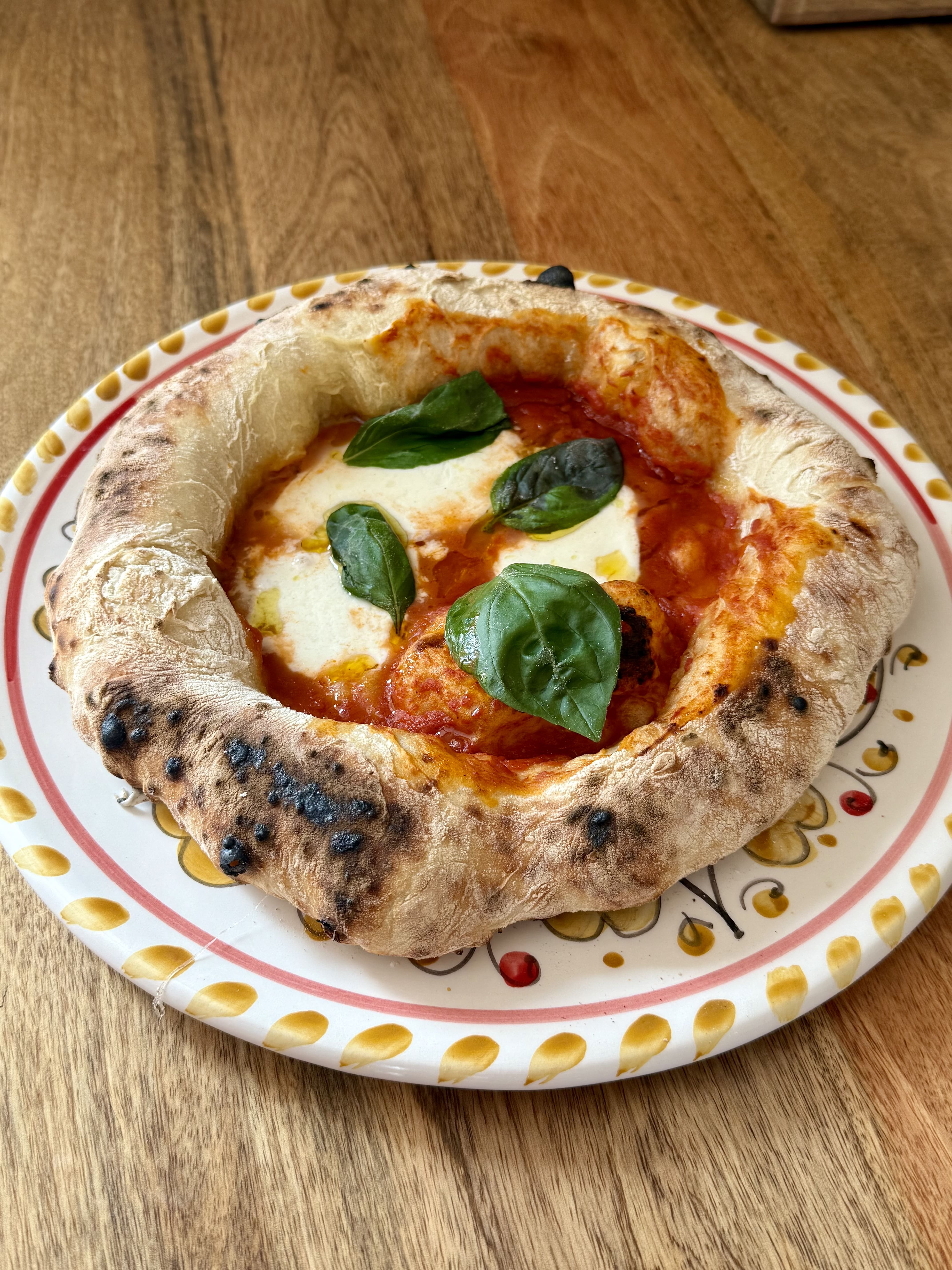 Pizza Napolitaine ou Romaine : Quelles Sont les Vraies Différences ?