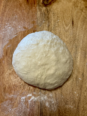 Receta italiana tradicional de la pizza napolitana margherita paso 4