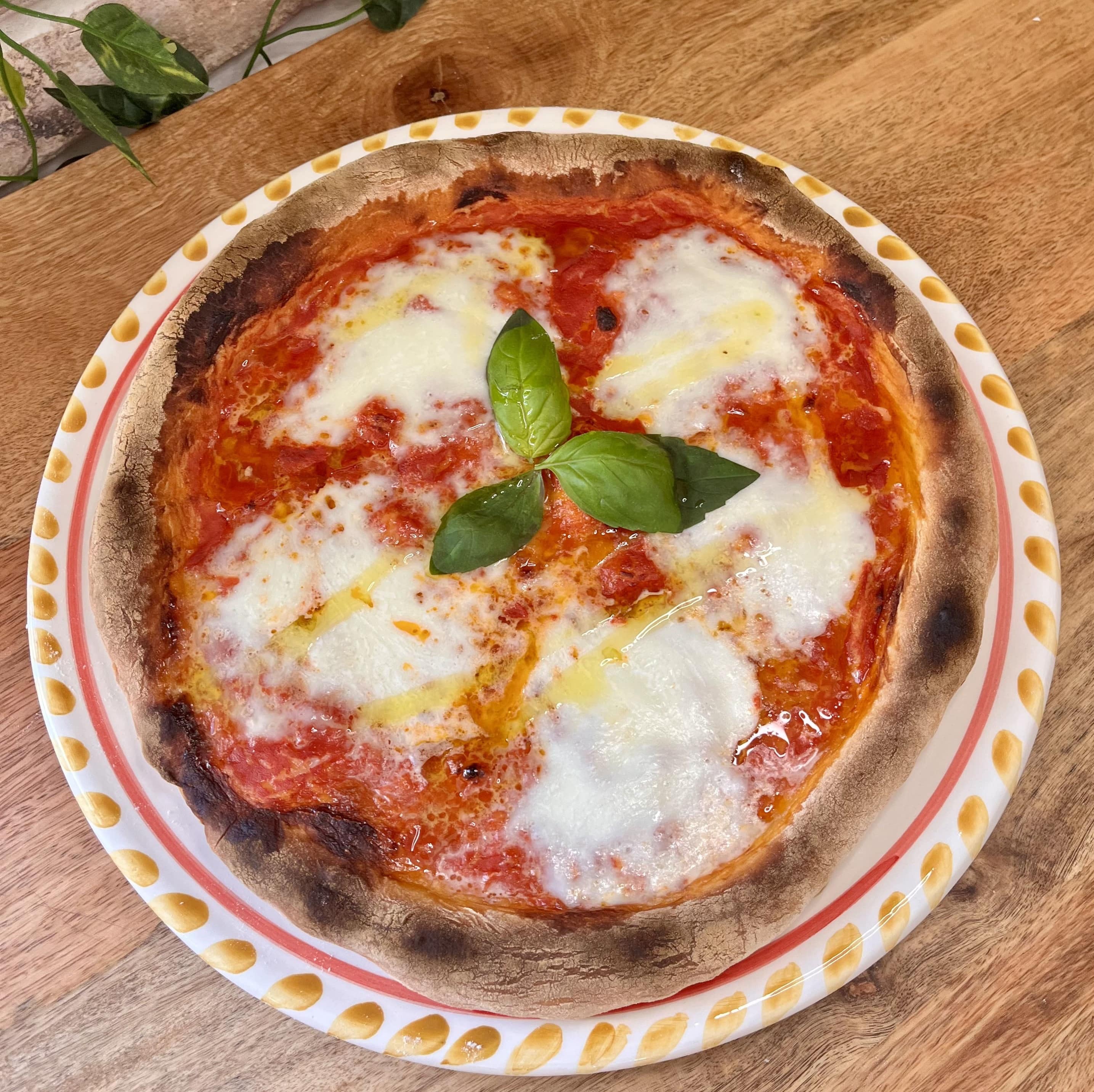 Pizza margarita casera: la receta fácil del icono de la cocina italiana