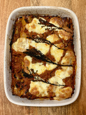 Recette traditionnelle italienne des cannelloni étape 5 : cuisson au four avec mozzarella gratinée