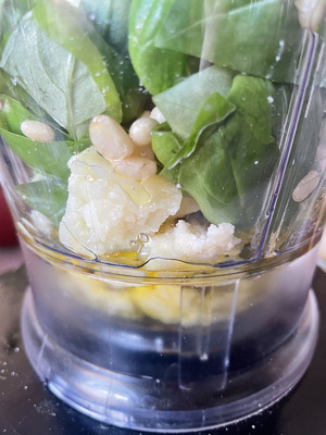 Ricetta italiana autentica: Trofie al pesto verde genovese passo 2