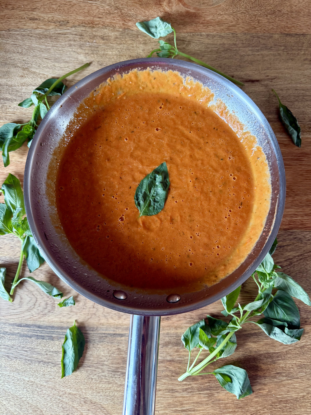 Pentola per salsa di pomodoro italiana fatta in casa