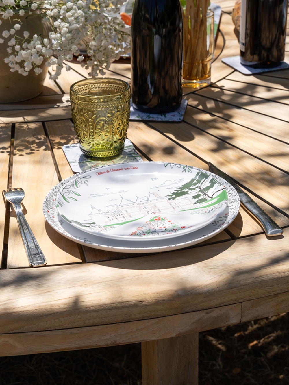 Hosting in Summer: Why Choose Melamine Dinnerware?
