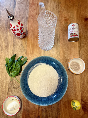 Traditional Italian Neapolitan Margherita pizza recipe – Ingredients