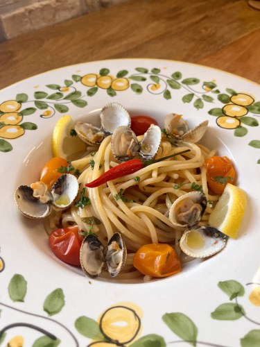 Italian cuisine recipe pasta spaghetti alle vongole