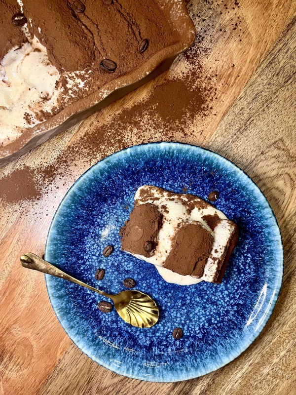 Livre de recettes de cuisine italienne avec les meilleurs desserts : le tiramisù de Casa Bandera